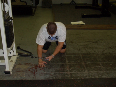 kneeling rear cable lateral raise