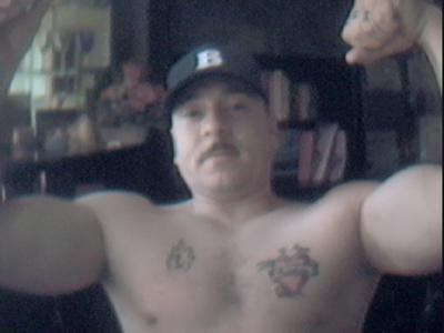 Leon Bench Pressing 400+