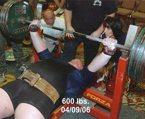 Travis bench presses 600 Pounds