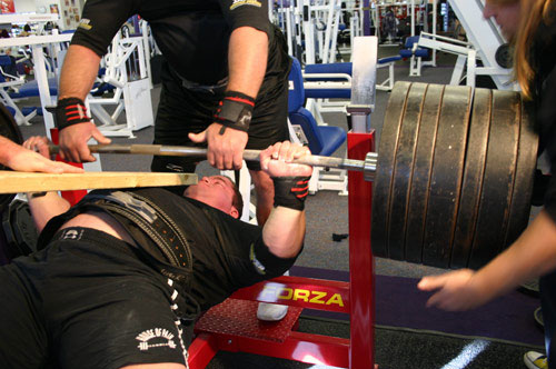 Ryan Kennelly 1050 World Record Bench Press